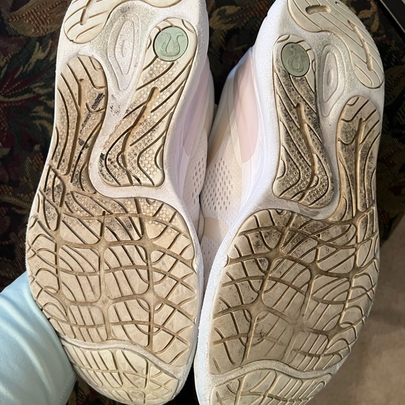 lululemon athletica Women's Cream Athletic Shoes - Picture 10 of 10